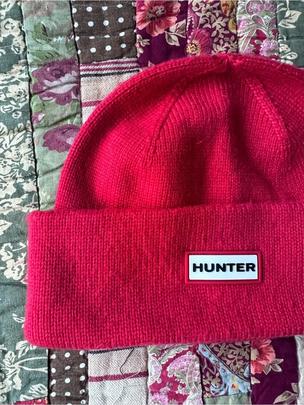 Hunter Play Essential Cuffed Logo Beanie -Knit Cuff Beanie